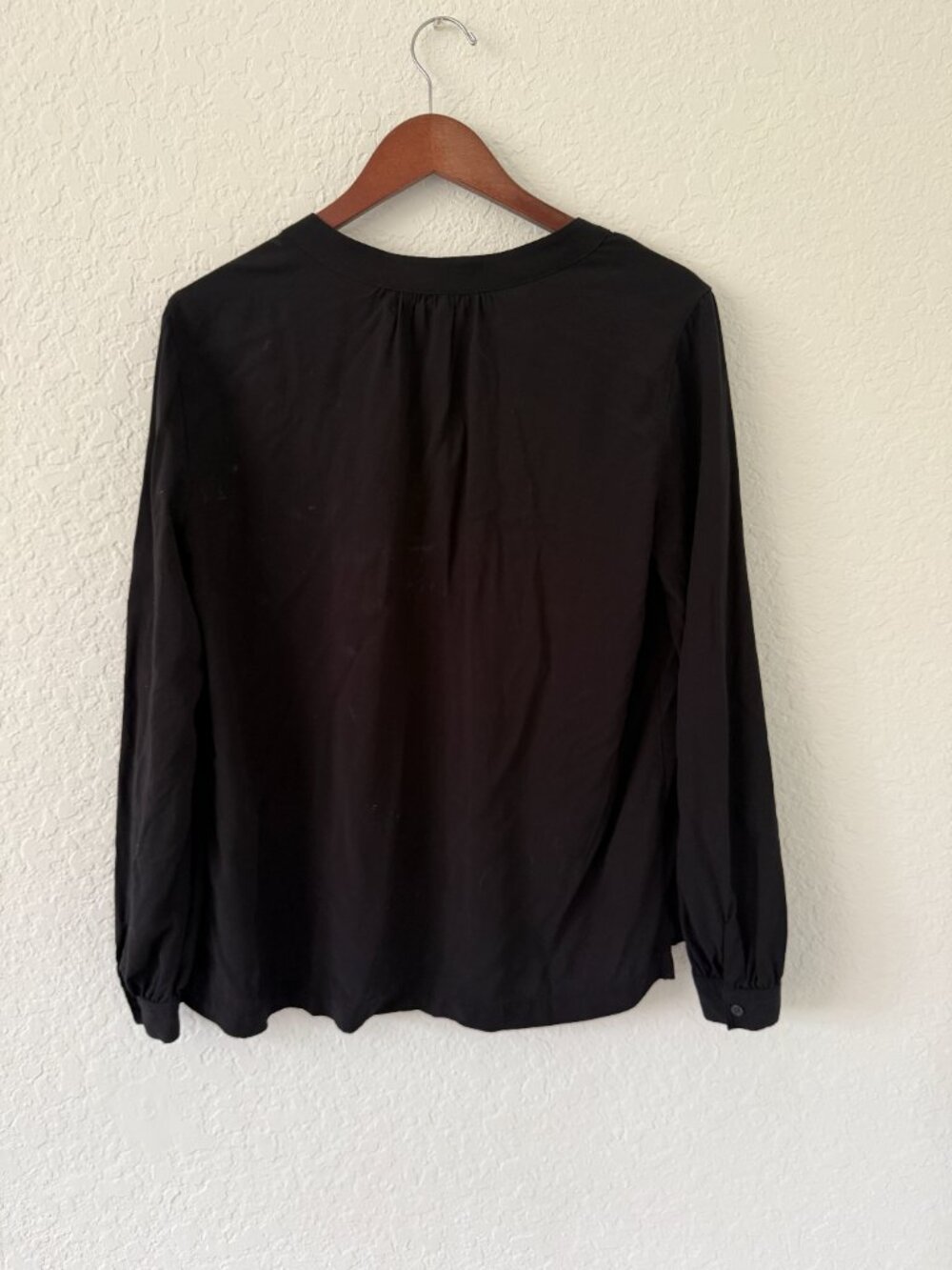 GAP Women's Long Sleeve V-Neck Blouse – True Black- M - Picture 5 of 10